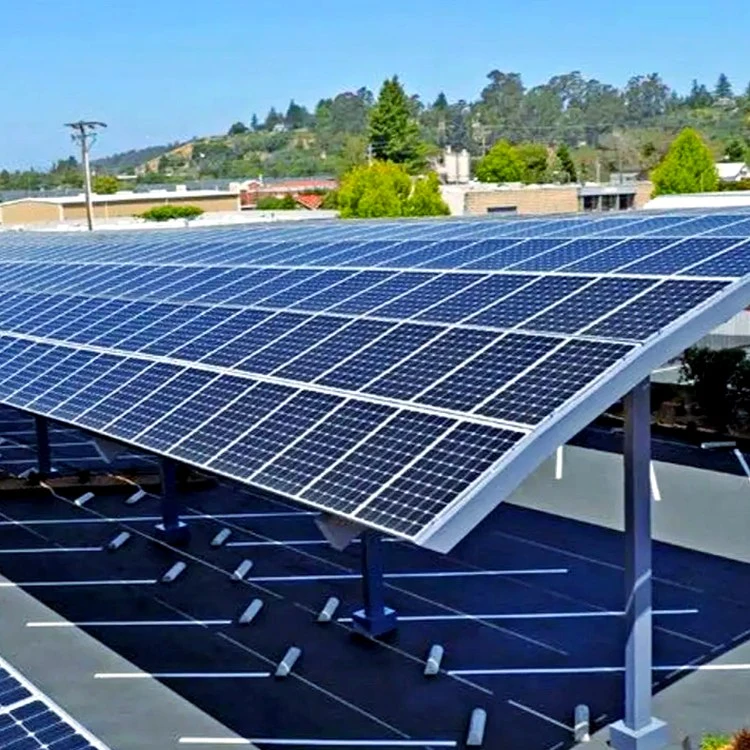 Fotovoltaisk carport med buet tak